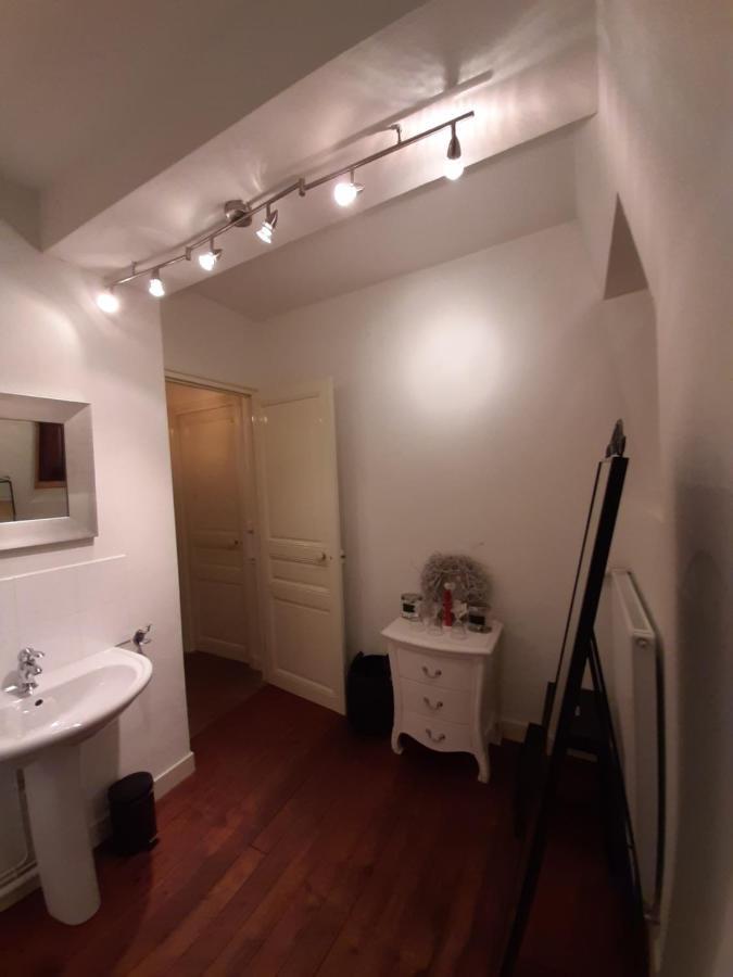 Chateau Sourliavoux, Appartement En Chambres D'Hotes Valliere Exteriör bild
